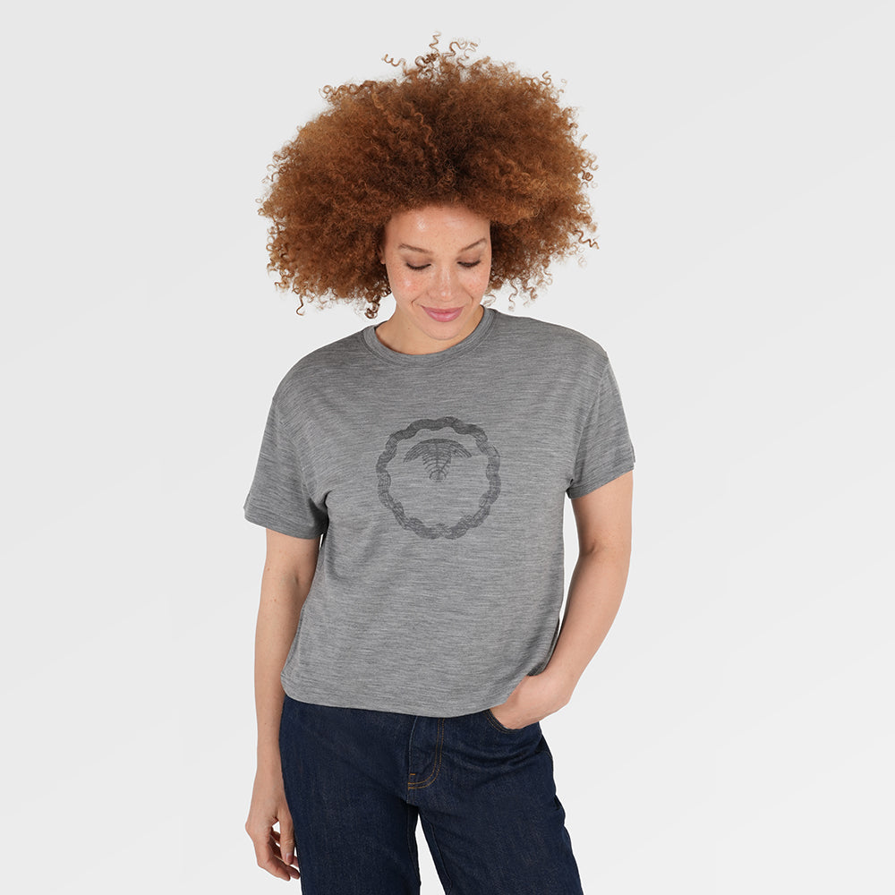 Womens Merino 150 Emblem Relaxed Tee (Charcoal/Smoke) | Model: Chi Chi