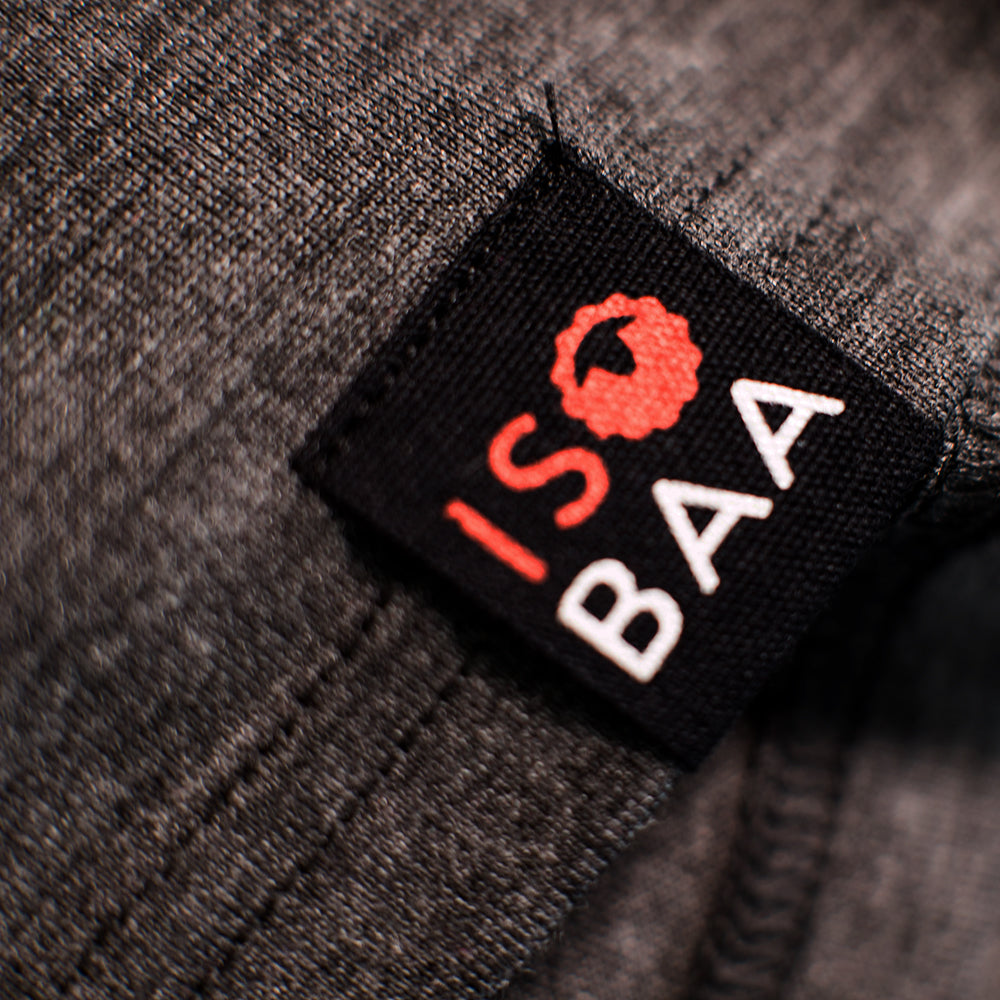 Isobaa | Junior Merino Blend 200 Long Sleeve Crew (Smoke/Fuchsia) | Your child's new favorite top: warm, breathable, and always comfortable thanks to Isobaa's Merino Wool blend.