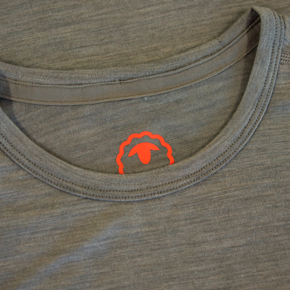 Isobaa Mens Merino 150 Short Sleeve Crew (Truffle/Melange)