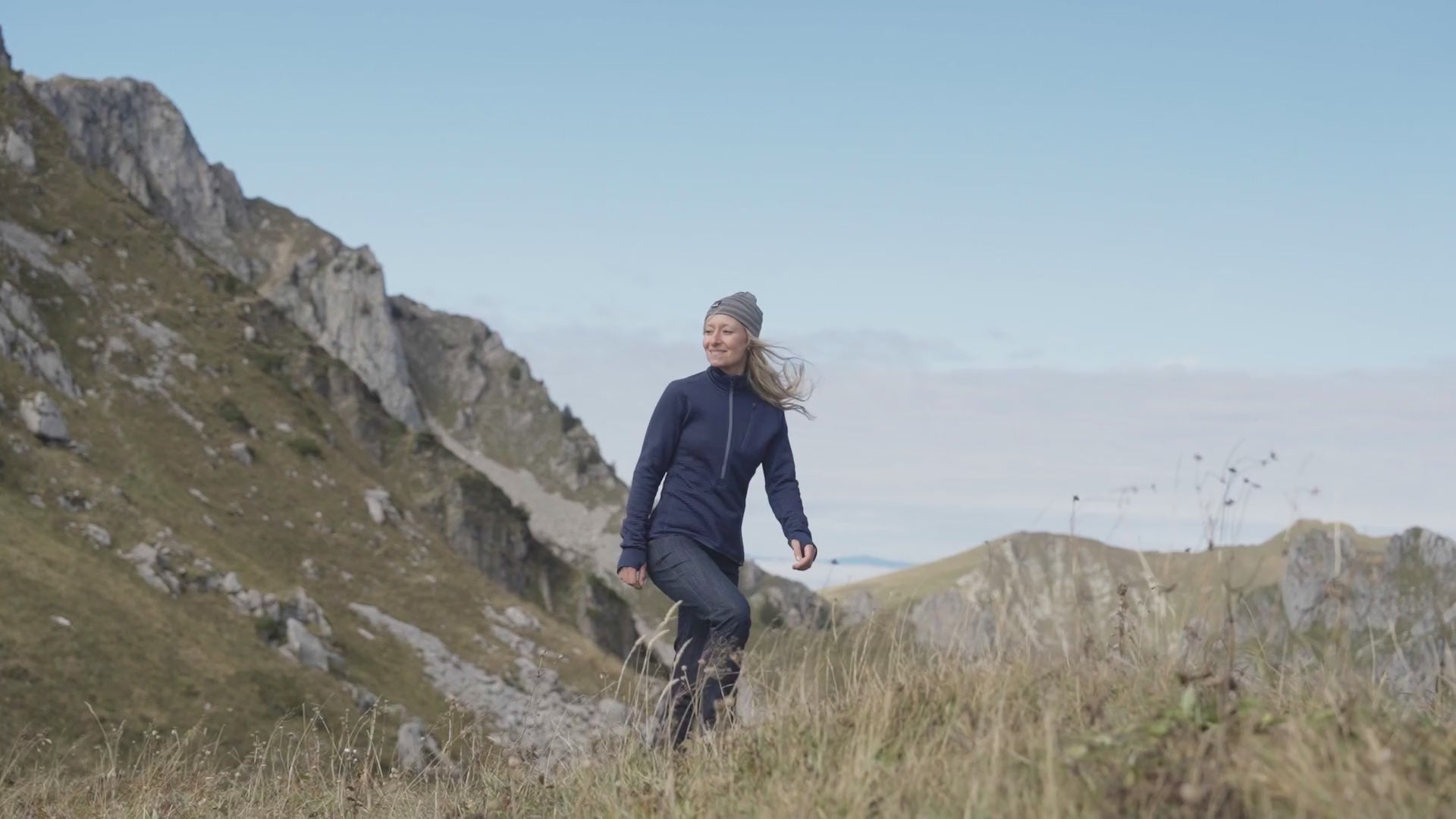 Isobaa | Womens 260 Merino Blend Grid Fleece (Navy) | Stay warm and comfortable during your cold-weather activities with the 260 Merino Blend Grid Fleece Half Zip | align: 60% 45% | Model: Estelle