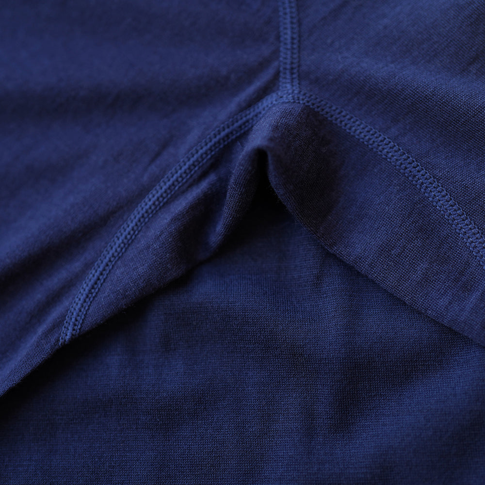 Isobaa | Mens Merino 180 Long Sleeve Crew (Navy) | Get outdoors with the ultimate Merino wool long-sleeve top.