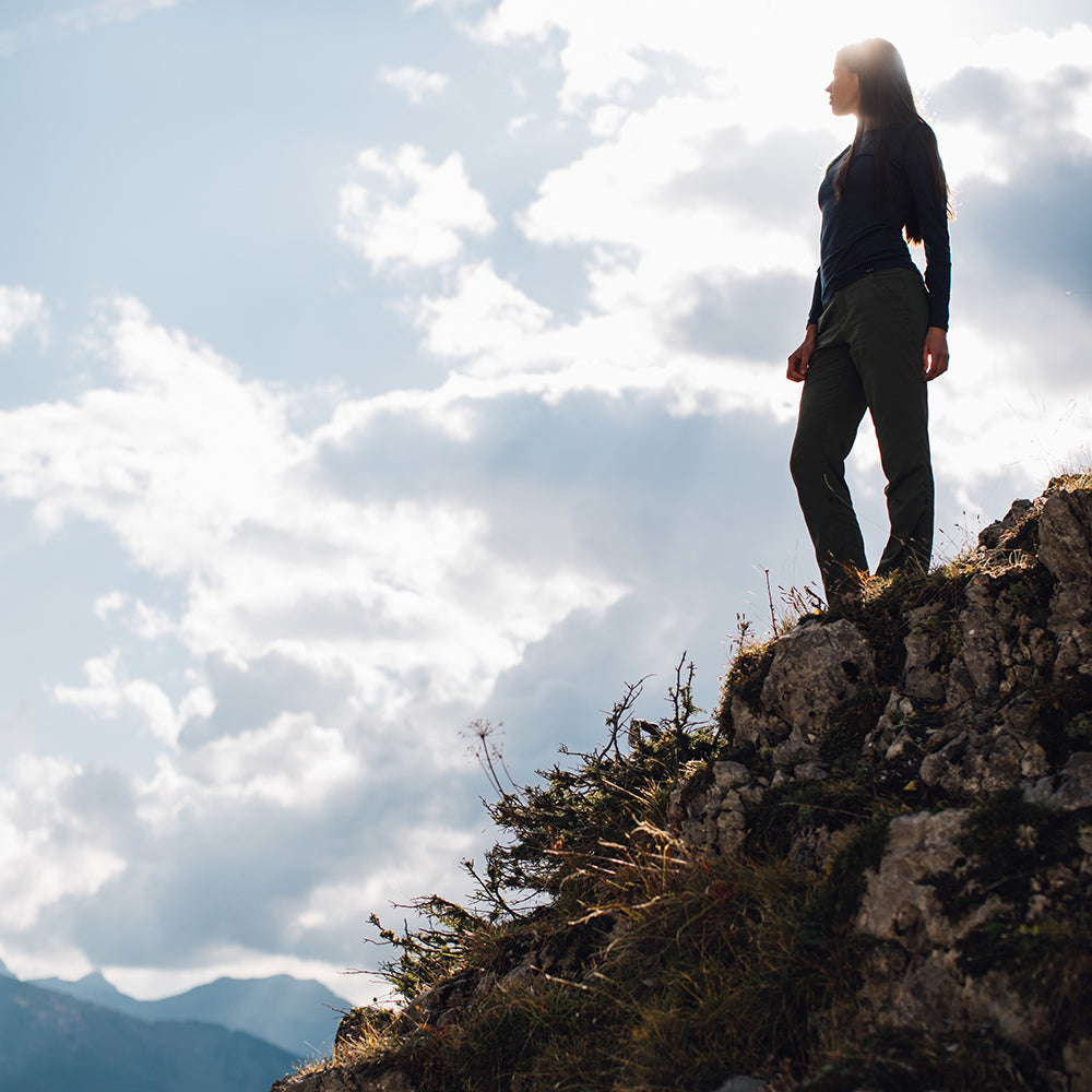 Isobaa | Womens Merino 180 Long Sleeve Crew (Denim) | Get outdoors with the ultimate Merino wool long-sleeve top. | Model: Jess
