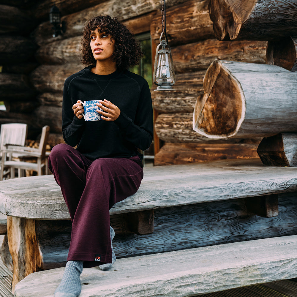 Isobaa | Womens Merino 260 Lounge Loose Joggers (Wine/Navy) | Isobaa 260gm Merino wool lounge joggers. | Model: Micah